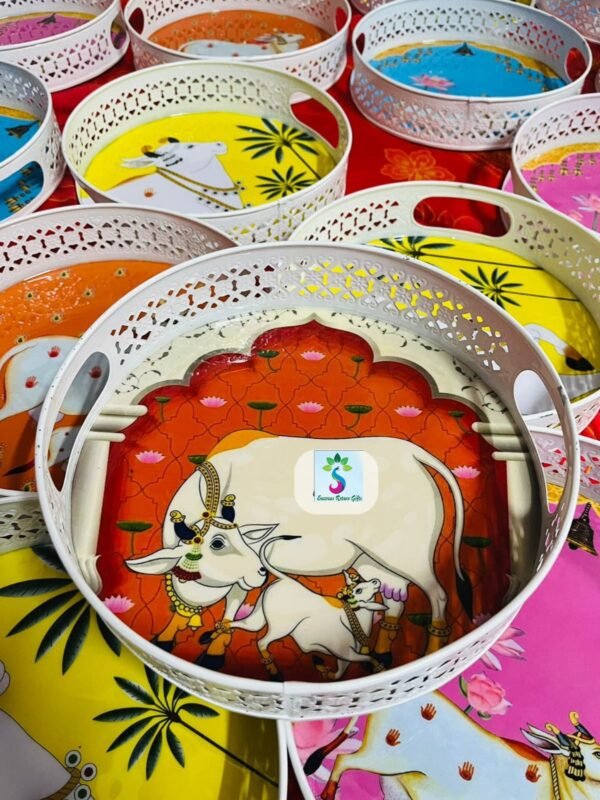 Pichwai tray with white Jaali - Image 3