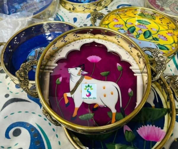 Brass pichwai tray with handle - Image 4