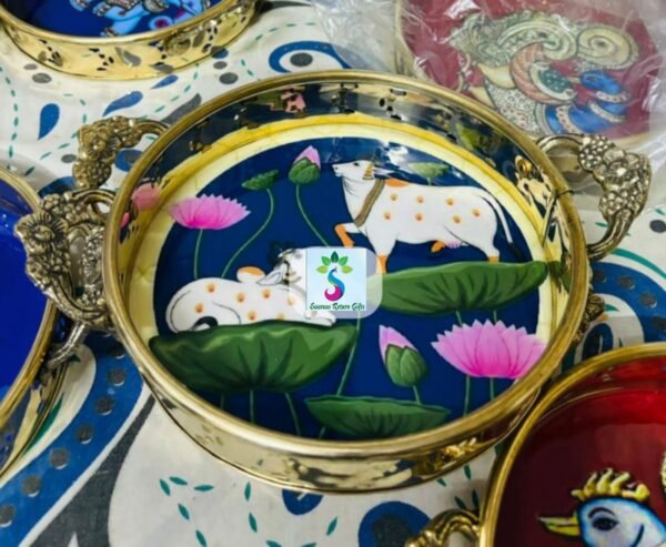 Brass pichwai tray with handle - Image 2